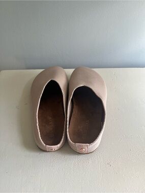 Excellent Dansko Knit Ballet Flats in Taupe